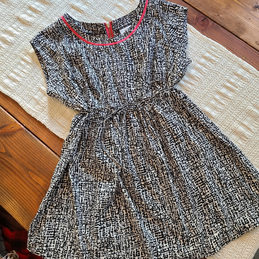 Motherhood Maternity Small Black & White Tunic